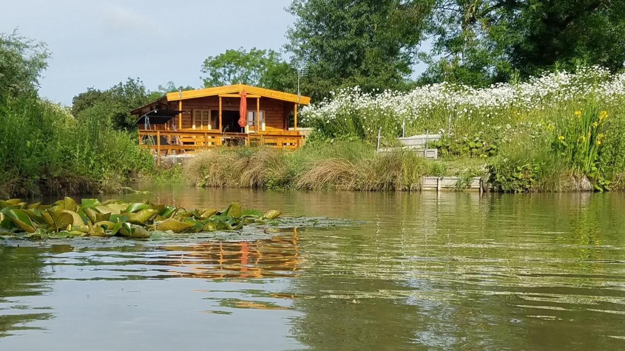 East Pool Cabin Lincoln Exterior photo